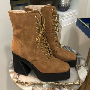 BRAND NEW Avant Garde Boots
